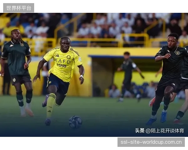马内直接任意球的命中率存疑，球队可能更倾向于采用战术任意球配合，而非直接攻门。
